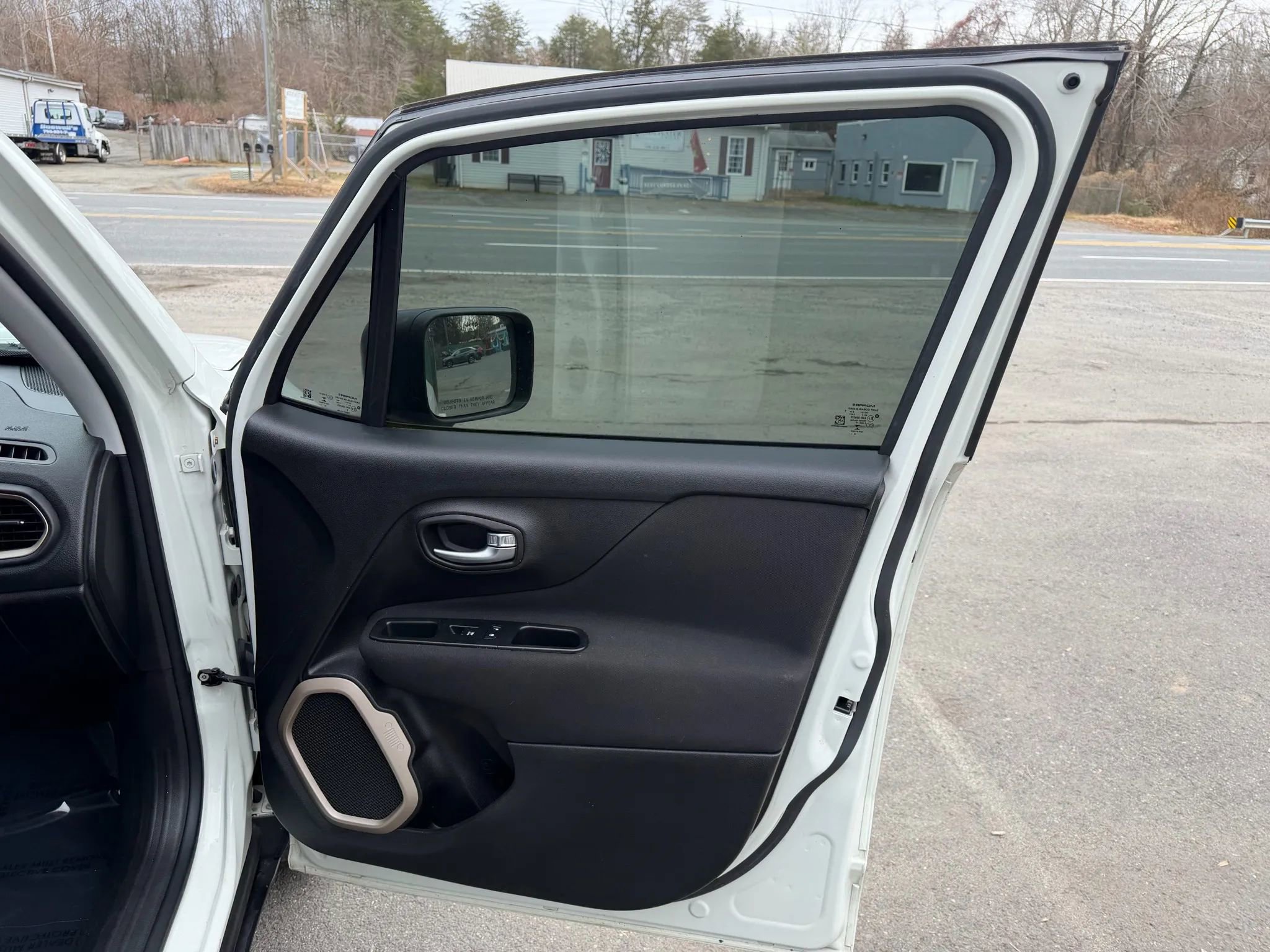 Used 2016 Jeep Renegade Sport w/ Power & Air Group image 15