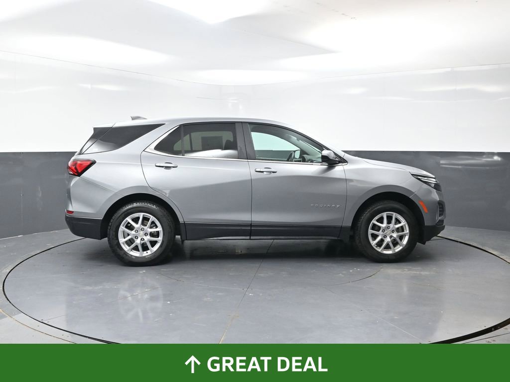 Used 2023 Chevrolet Equinox LT AWD/4WD image 2