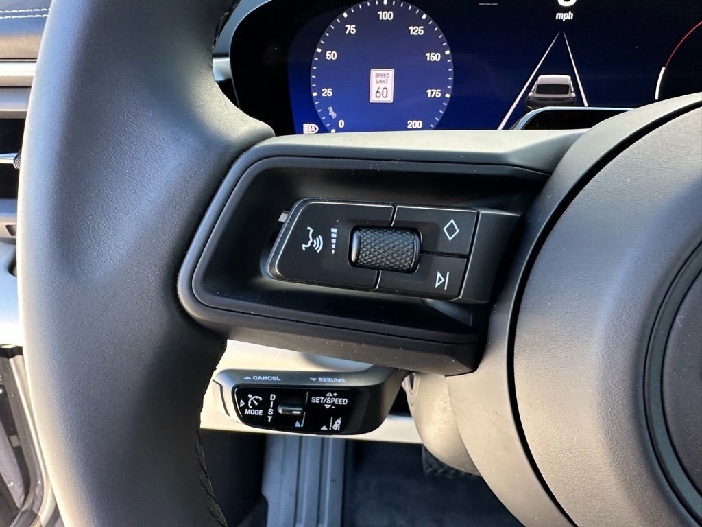 Used 2026 Porsche Macan 4 Electric AWD/4WD image 18