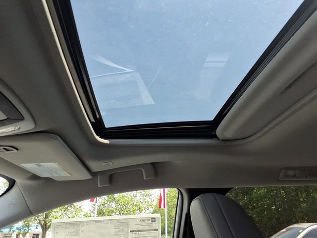 New 2026 Toyota Sienna XLE image 15