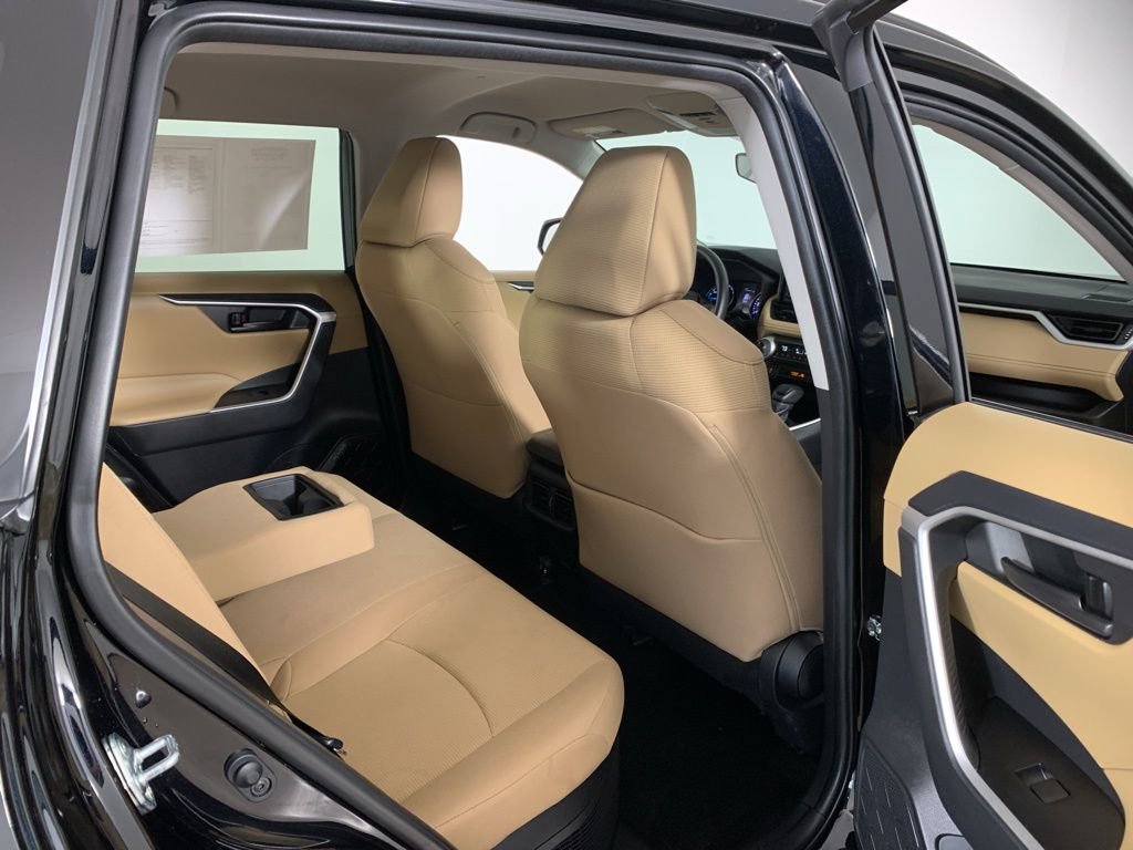 Used 2021 Toyota RAV4 LE image 35