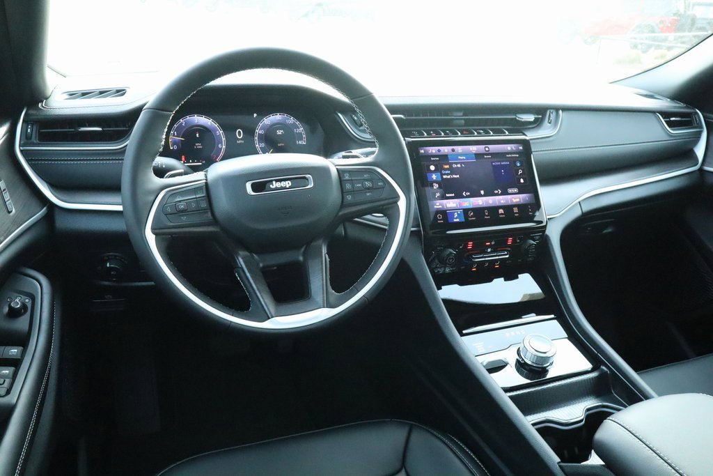 New 2025 Jeep Grand Cherokee L Limited image 2