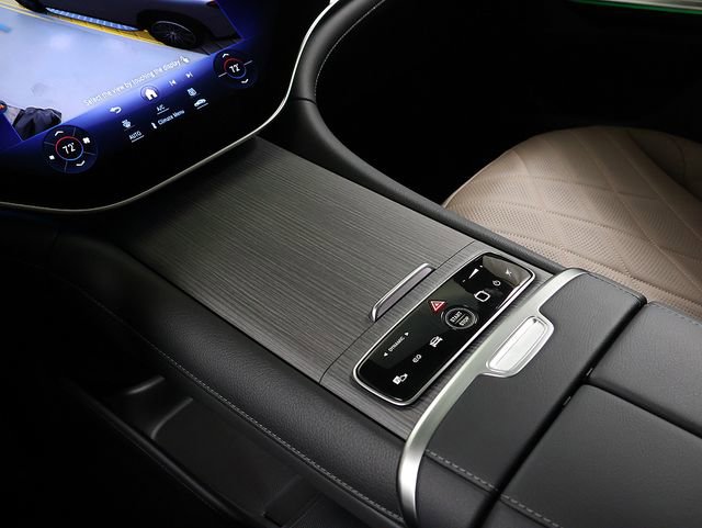 New 2026 Mercedes-Benz EQE 320 4MATIC SUV image 23