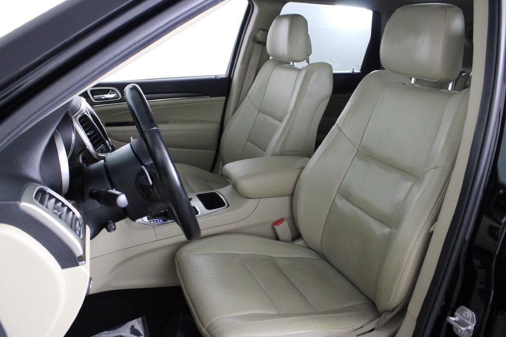 Used 2017 Jeep Grand Cherokee Limited w/ Luxury Group II RWD image 18