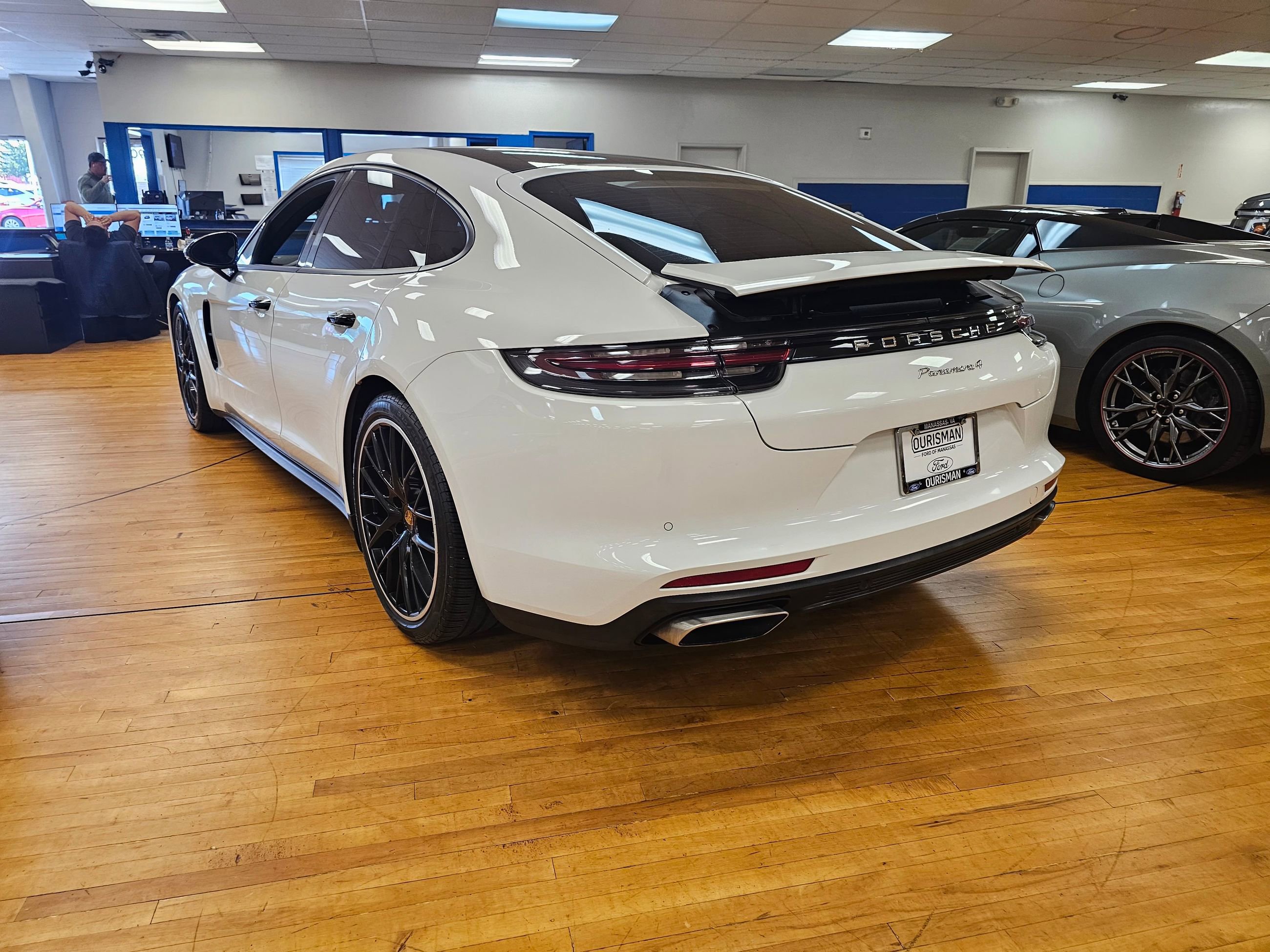 Used 2018 Porsche Panamera 4 w/ Premium Package Plus image 5