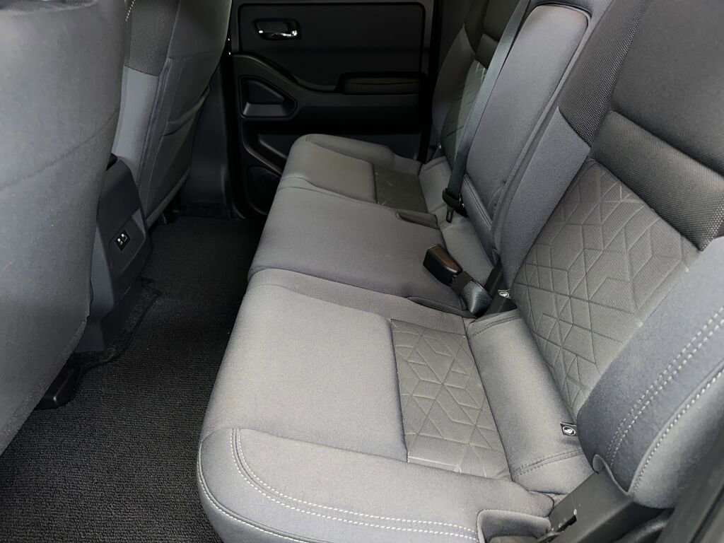 Used 2026 Nissan Frontier SV w/ Tow Package image 18