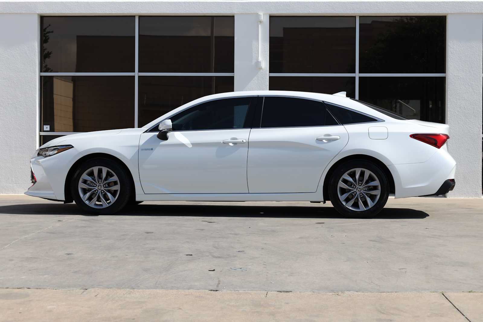 Used 2021 Toyota Avalon XLE FWD image 10