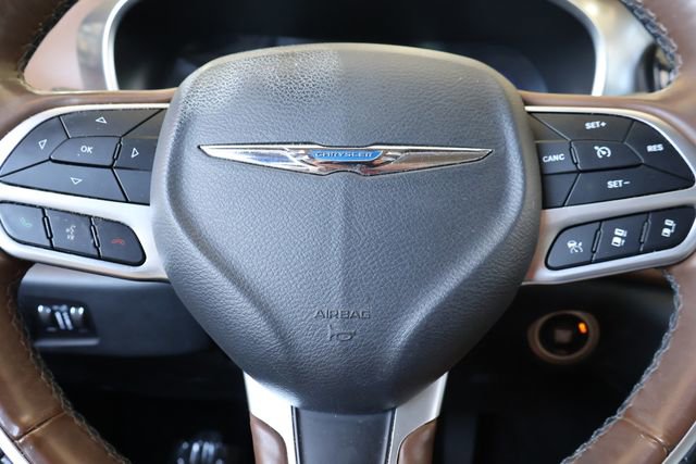 Used 2017 Chrysler Pacifica Limited image 27