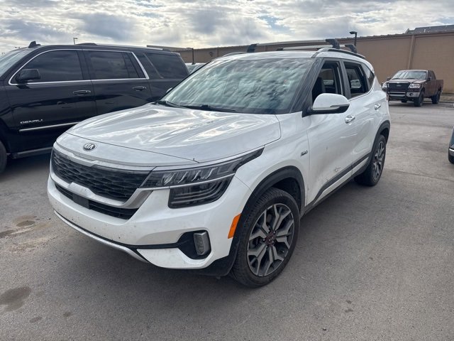 Used 2021 Kia Seltos SX w/ SX Sunroof Package image 3