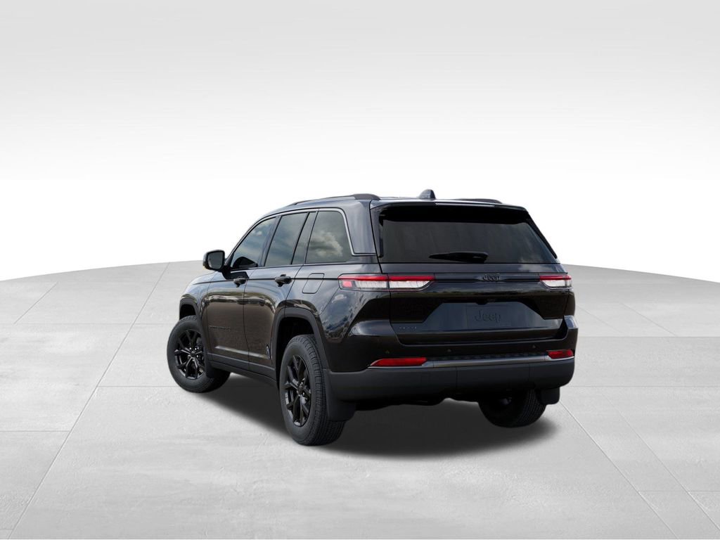 New 2026 Jeep Grand Cherokee Laredo image 3