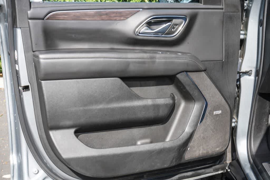 Used 2024 Chevrolet Suburban LT AWD/4WD image 18