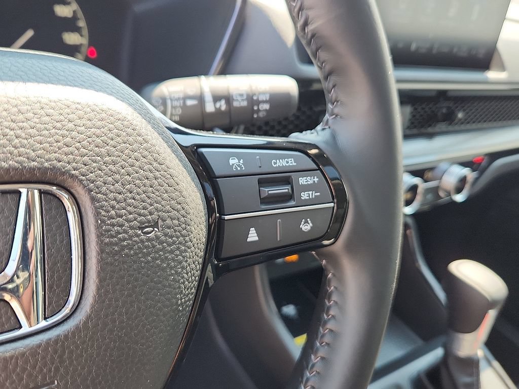 Used 2025 Honda CR-V EX-L image 17