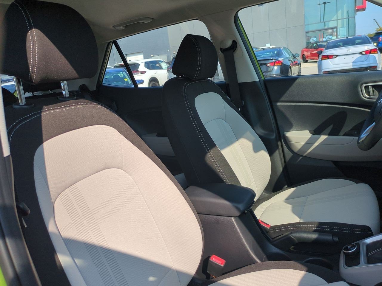 Used 2023 Hyundai Venue SEL FWD image 41