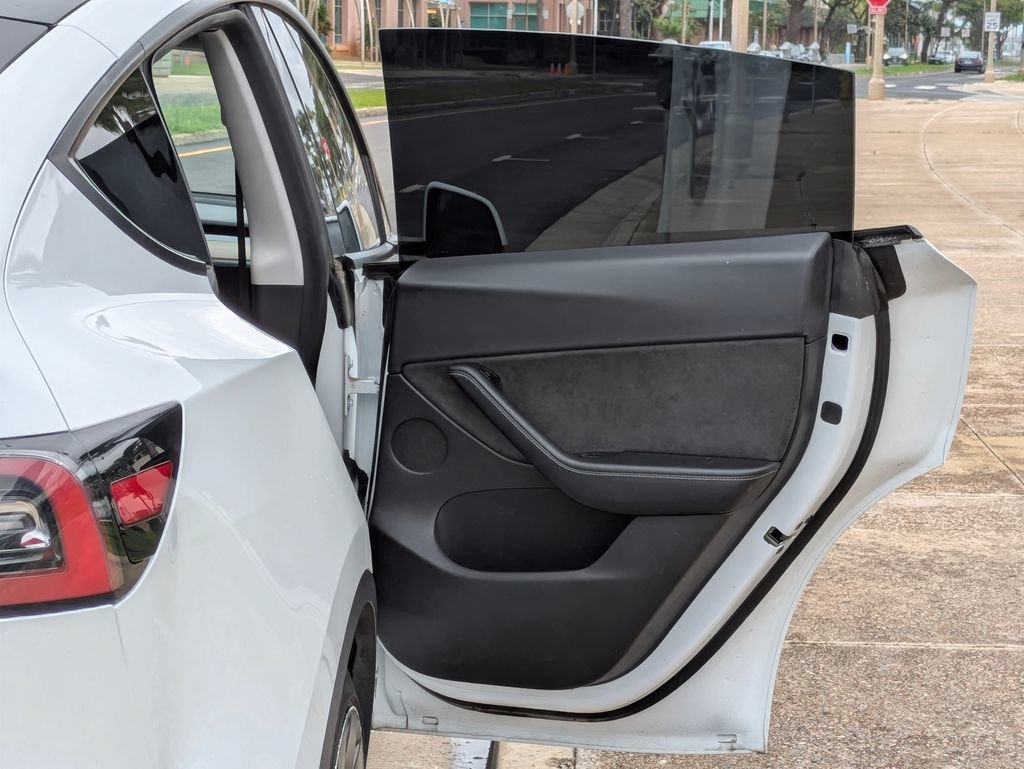 Used 2022 Tesla Model Y Performance AWD/4WD image 13