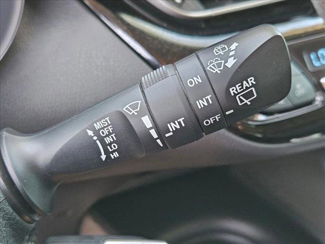 Used 2021 Toyota C-HR LE FWD image 16