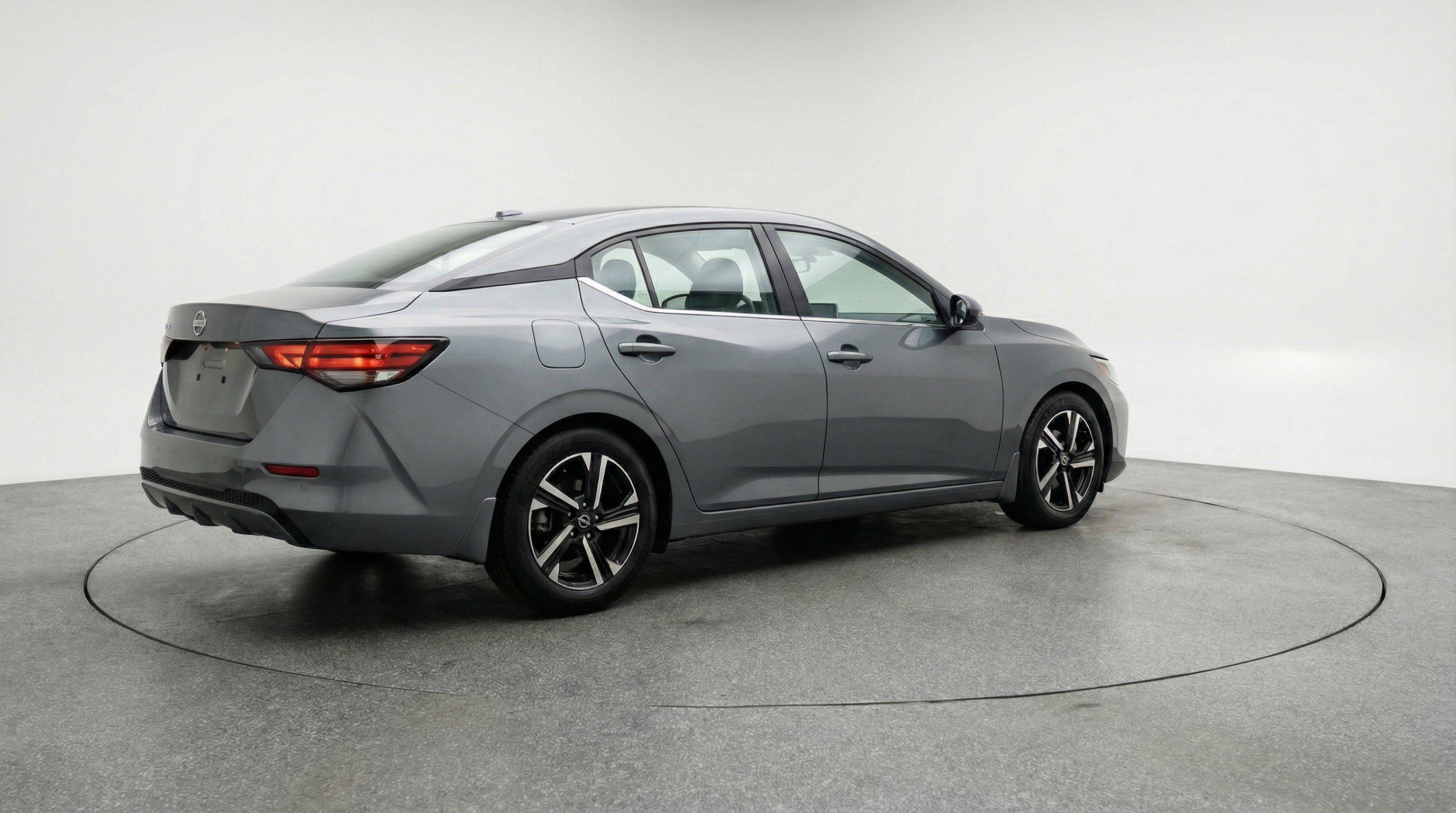 Used 2025 Nissan Sentra SV image 9