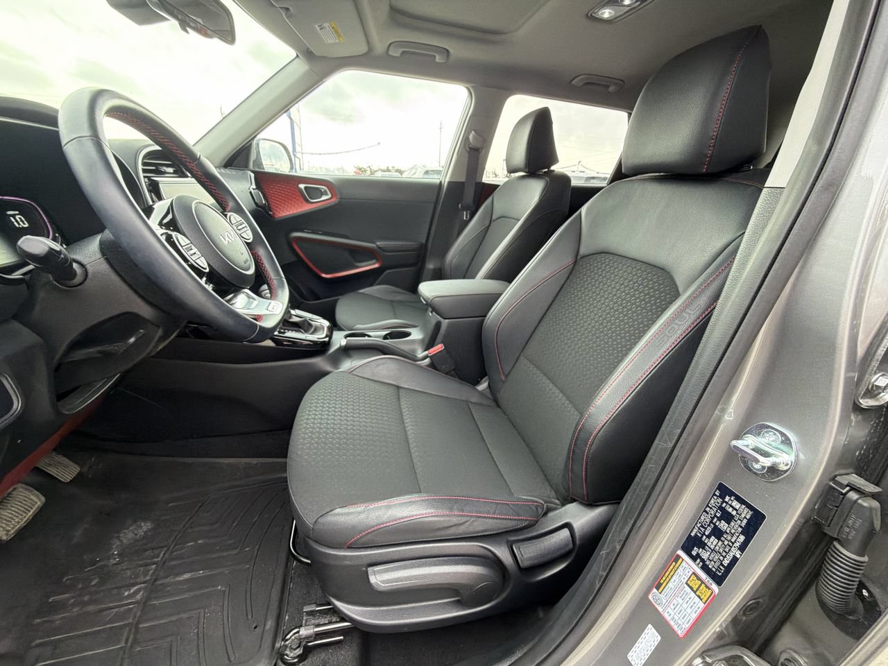 Used 2025 Kia Soul GT-Line FWD image 13
