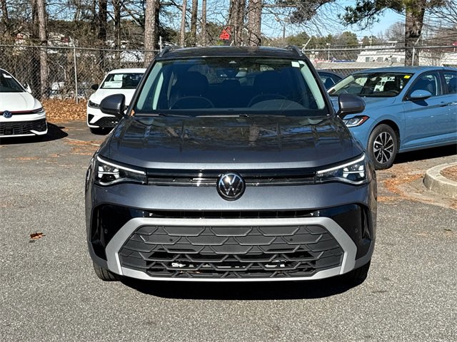 Used 2025 Volkswagen Taos SE image 2