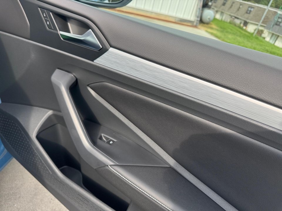 Used 2026 Volkswagen Jetta Sport FWD image 31