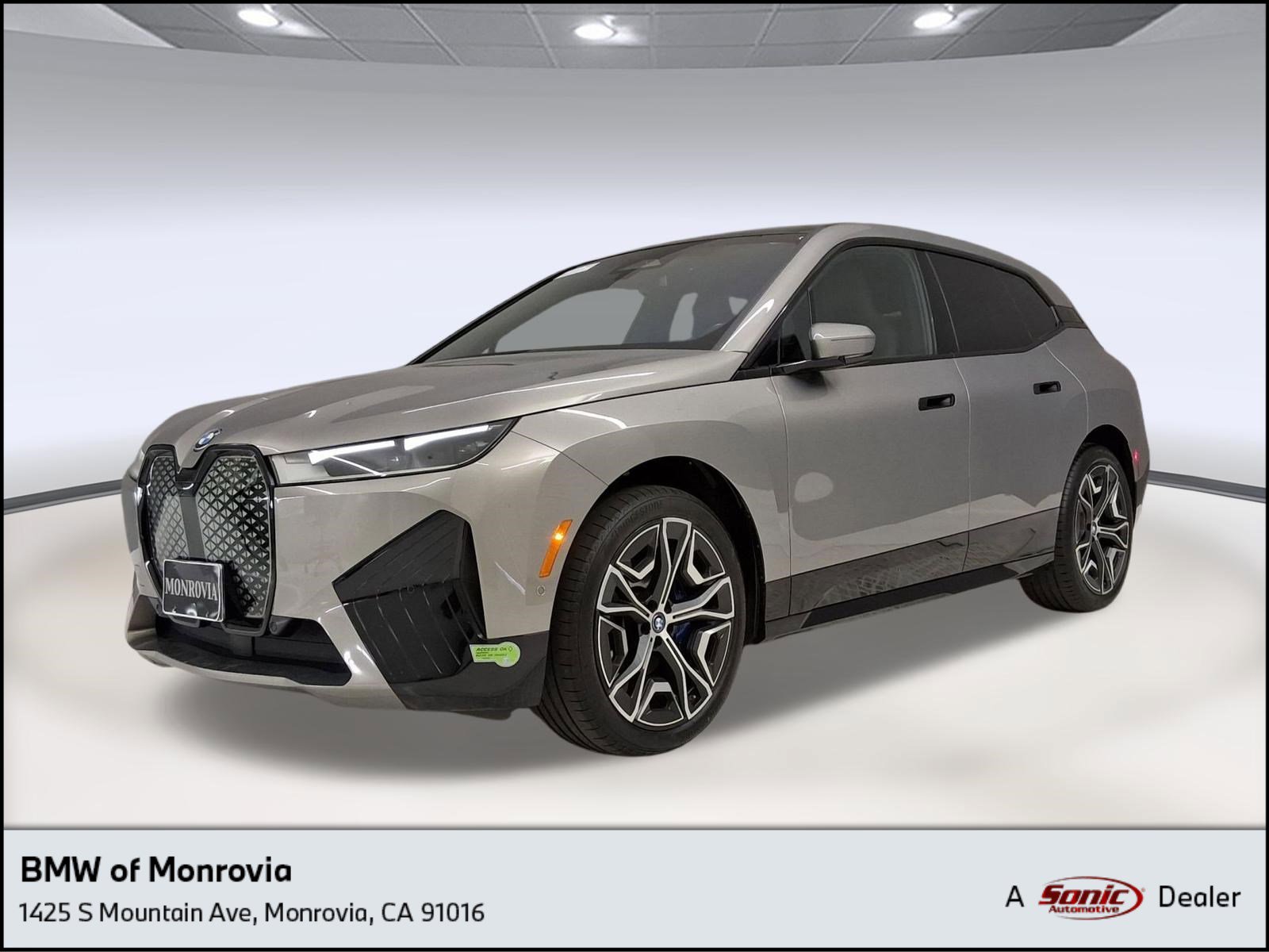 Used 2023 BMW iX xDrive50 w/ Sport Package image 1