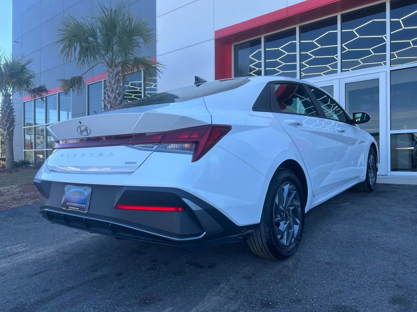 Used 2026 Hyundai Elantra Blue HEV 4D Sedan at image 4