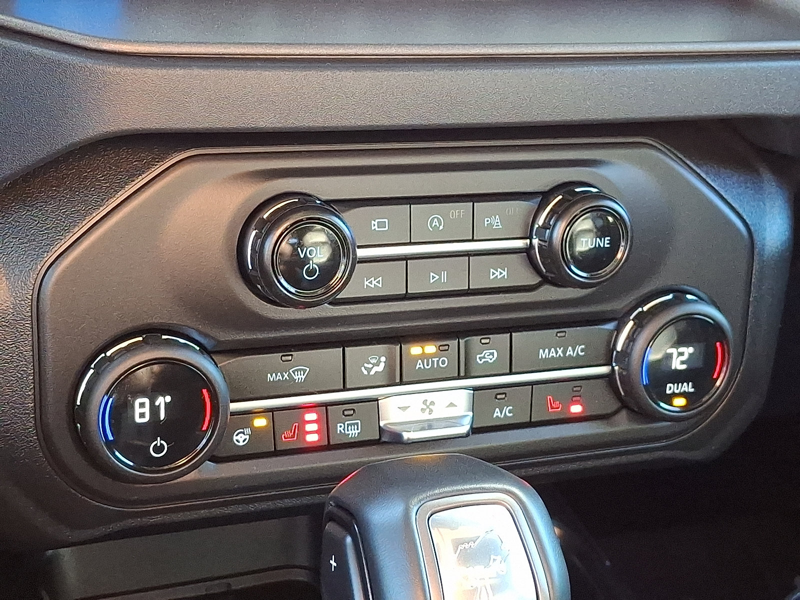 Used 2025 Ford Bronco Badlands AWD/4WD image 15