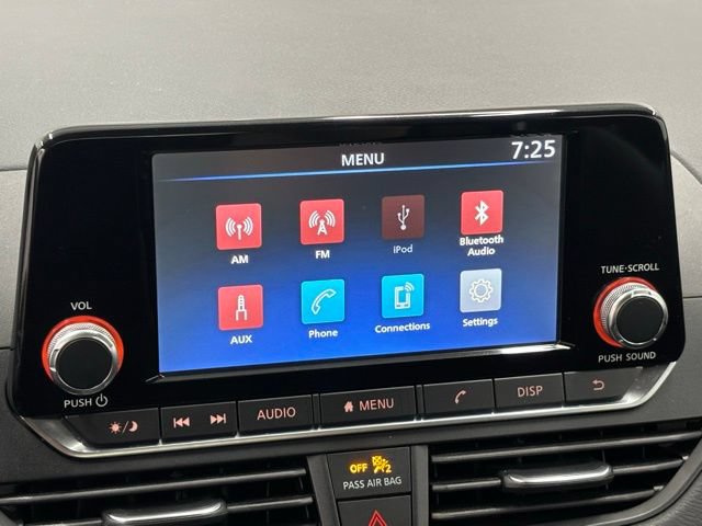 Used 2024 Nissan Altima 2.5 S FWD image 21