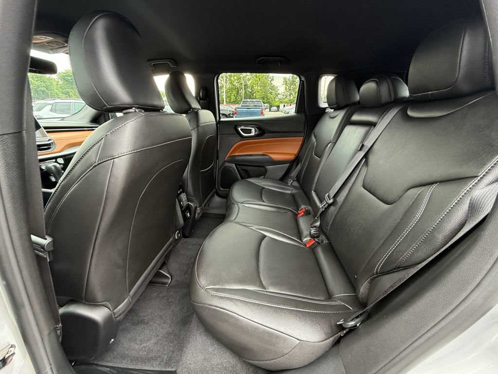 Used 2025 Jeep Compass Limited AWD/4WD image 24