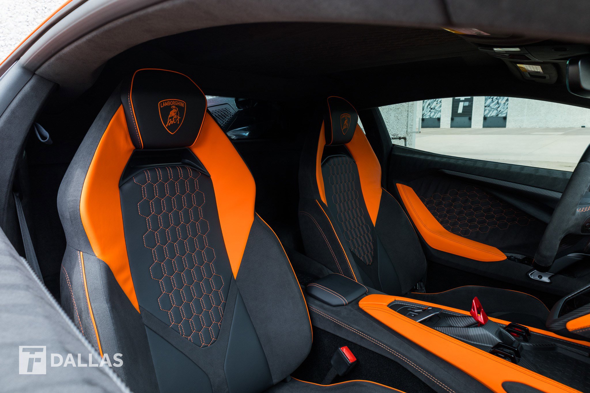 Used 2024 Lamborghini Revuelto AWD/4WD image 40