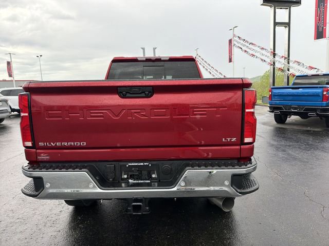 Used 2026 Chevrolet Silverado 2500 LTZ w/ LTZ Convenience Package AWD/4WD image 5