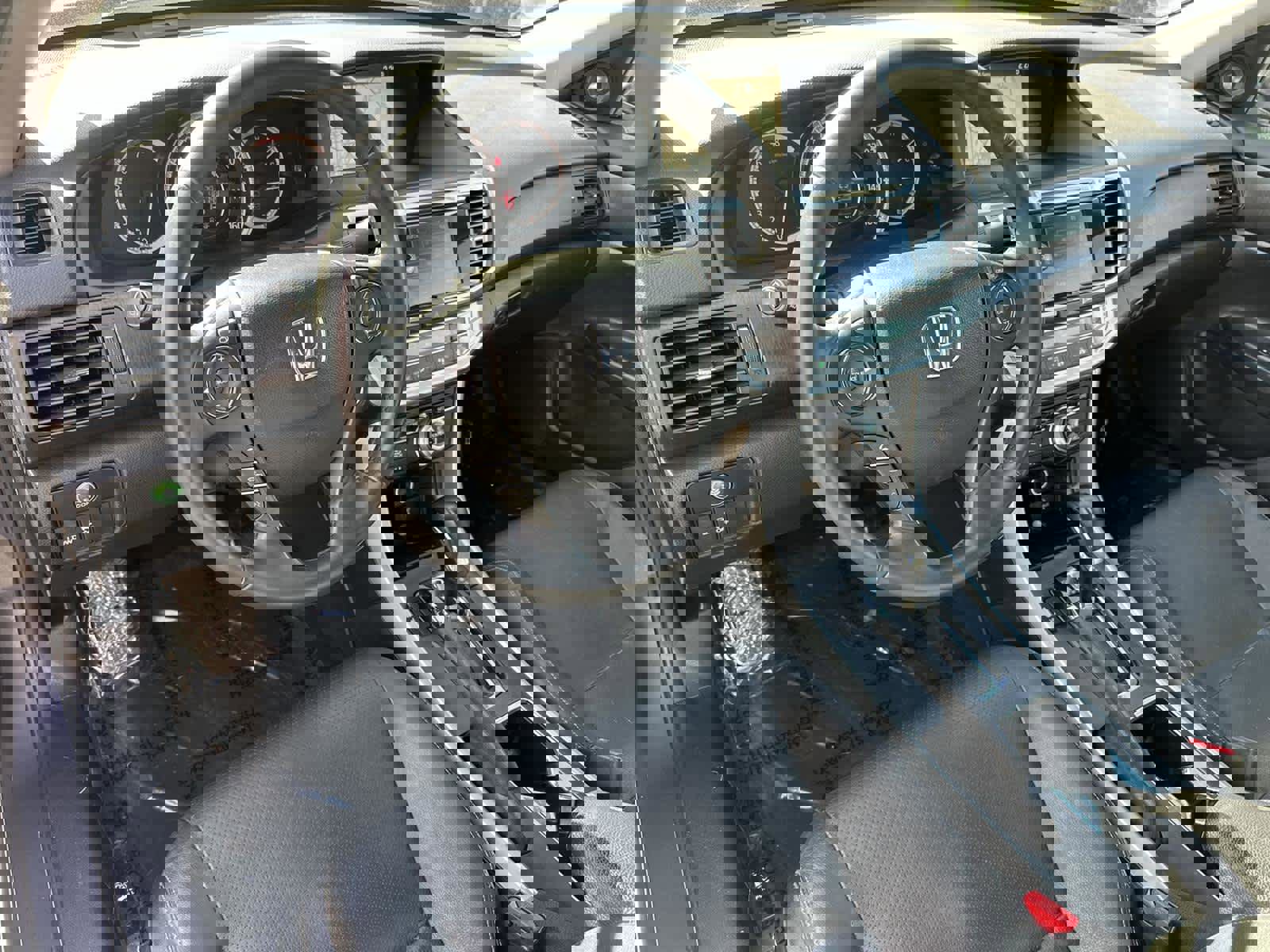 Used 2015 Honda Accord EX-L image 2