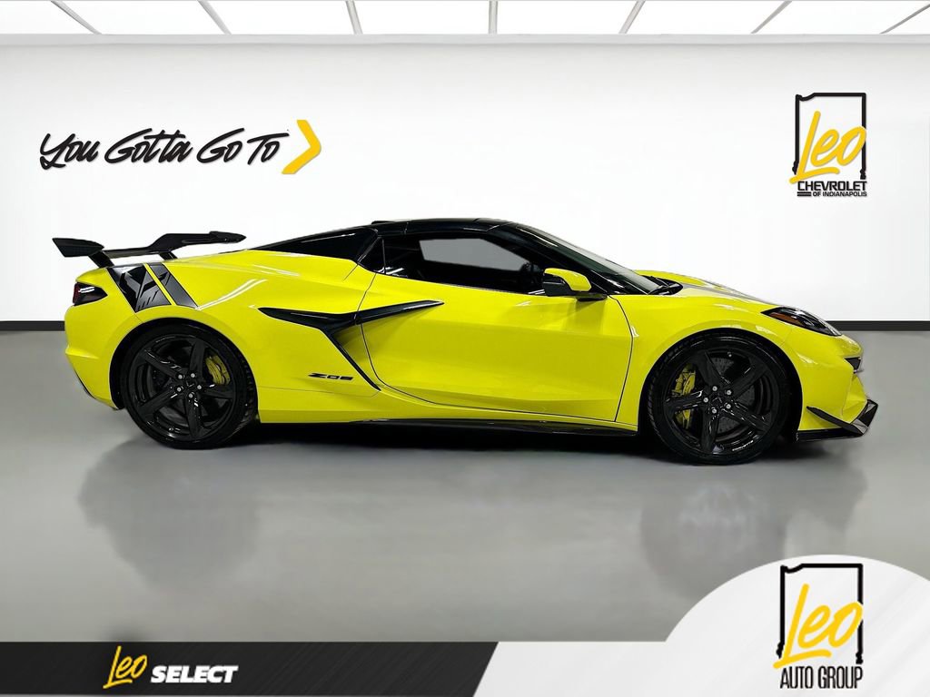 Used 2023 Chevrolet Corvette Z06 w/ Z07 Performance Package image 4