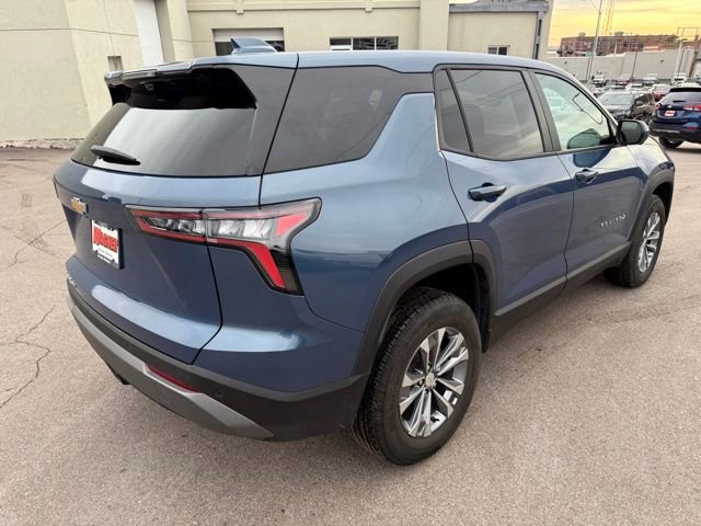 Used 2025 Chevrolet Equinox LT w/ Safety and Technology Package image 3