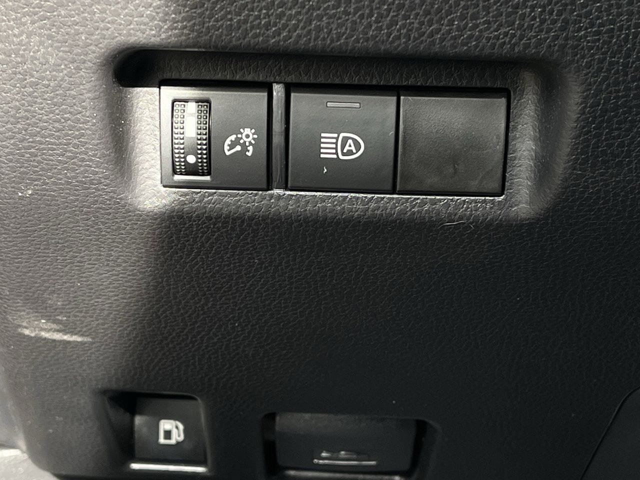 Used 2024 Toyota RAV4 LE AWD/4WD image 20
