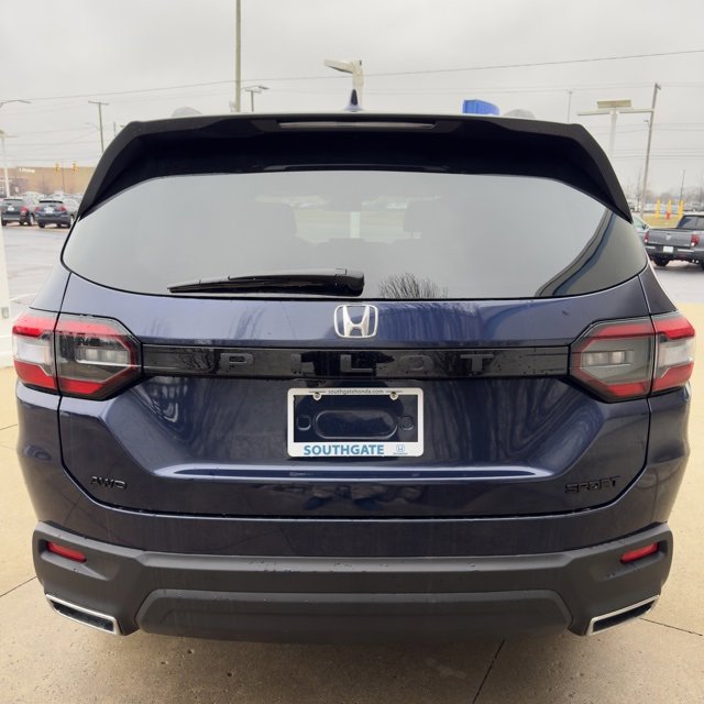 New 2025 Honda Pilot Sport image 4