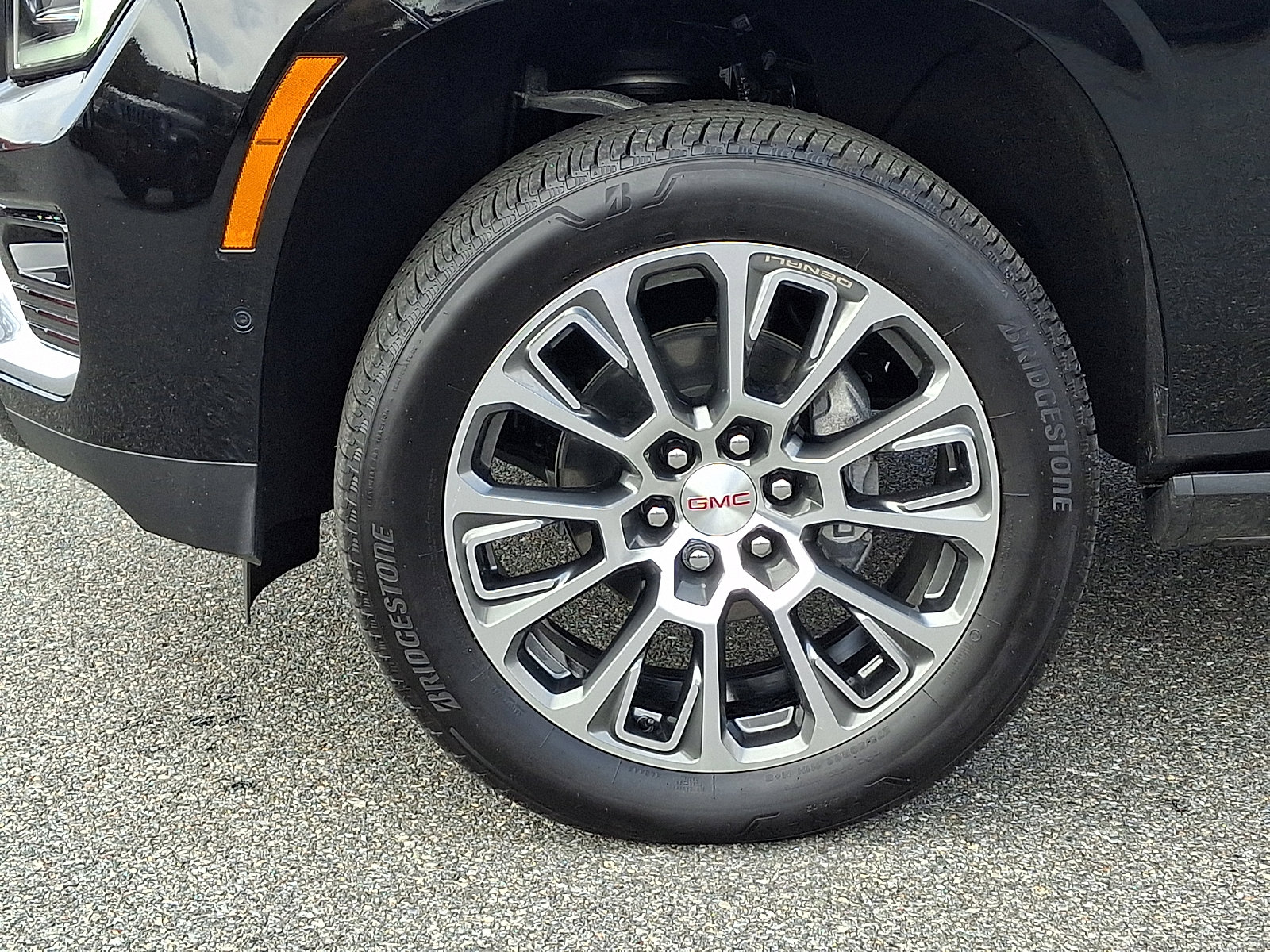 Certified 2026 GMC Yukon Denali w/ Denali Reserve Package image 8