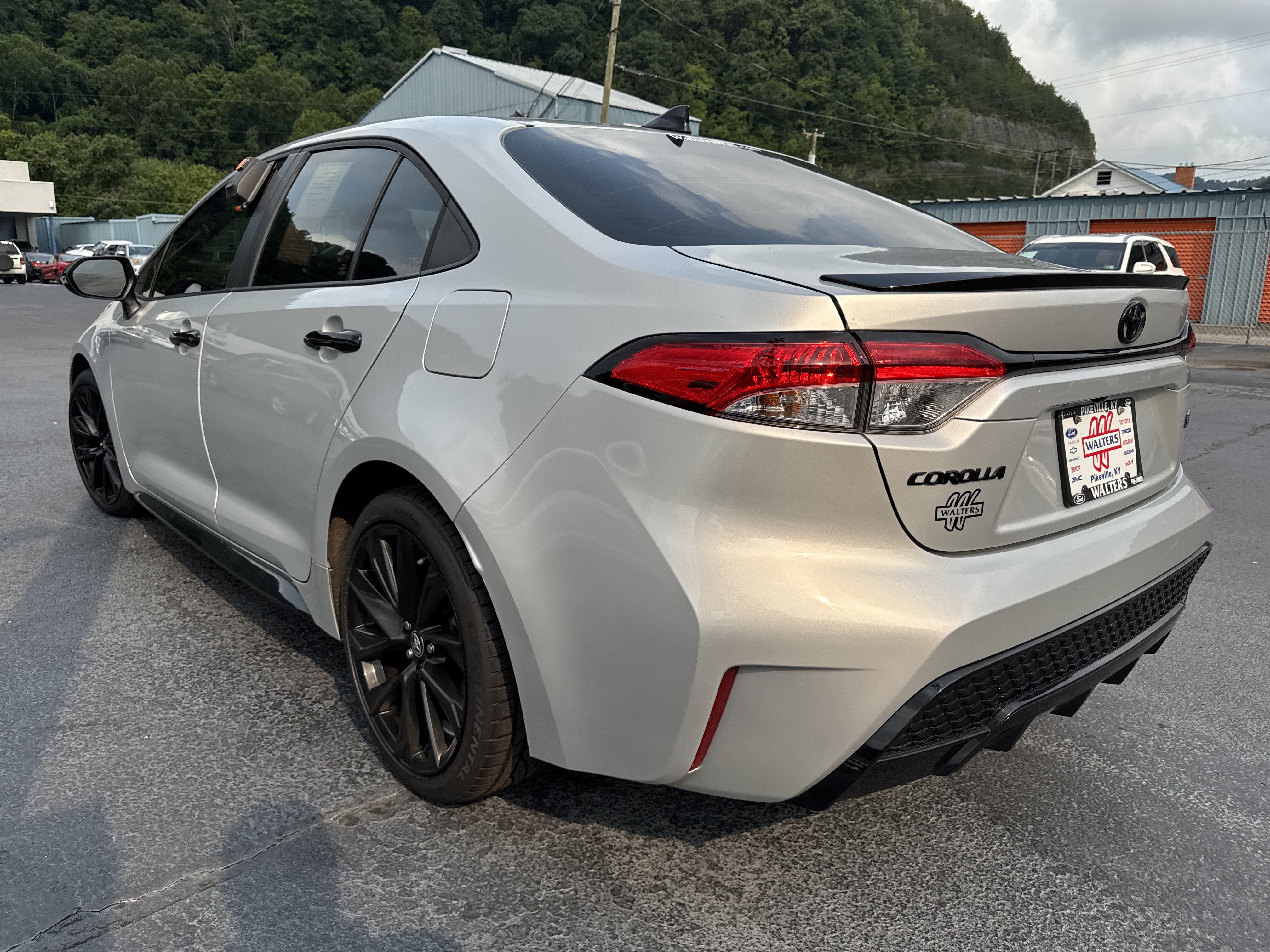Used 2022 Toyota Corolla SE FWD image 5