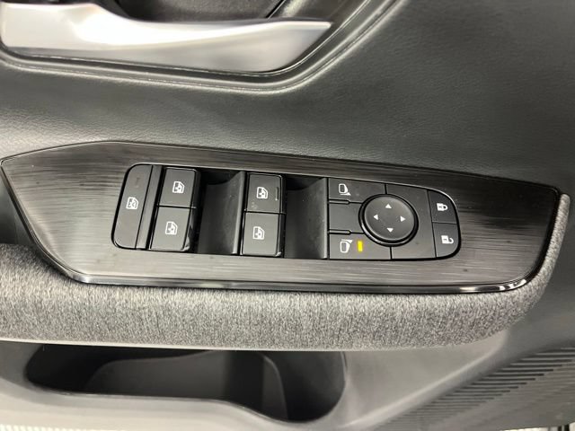 New 2026 Nissan Kicks SV w/ Cold Weather Package FWD image 30