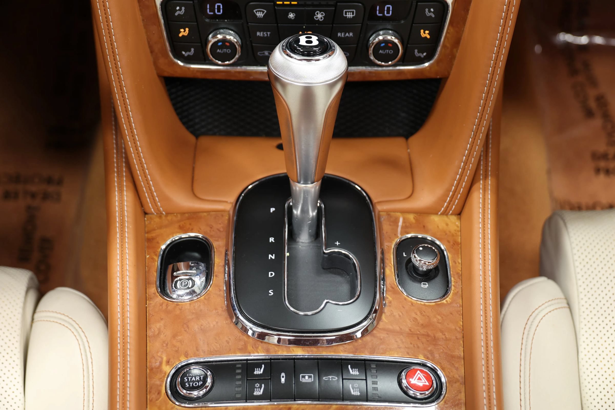 Used 2018 Bentley Flying Spur V8 AWD/4WD image 42