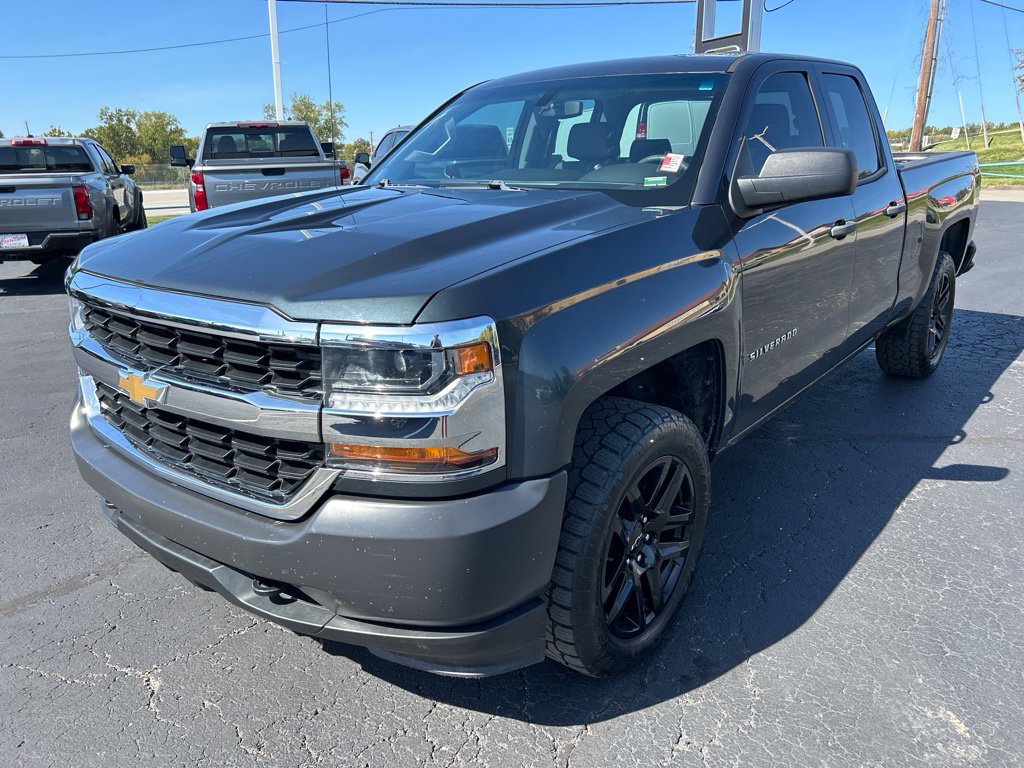 Used 2017 Chevrolet Silverado 1500 W/T w/ Trailering Package AWD/4WD image 9