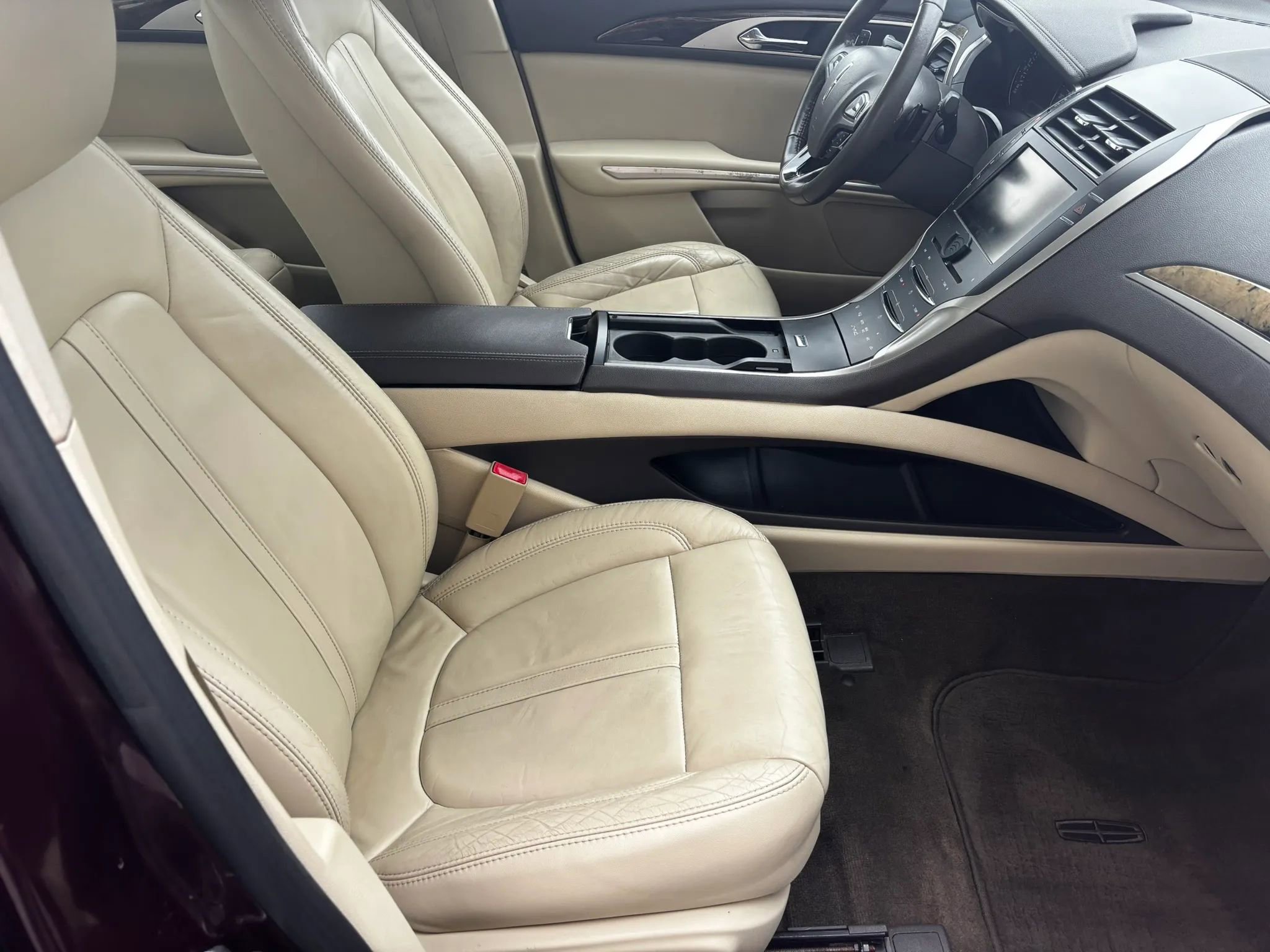 Used 2013 Lincoln MKZ FWD image 16