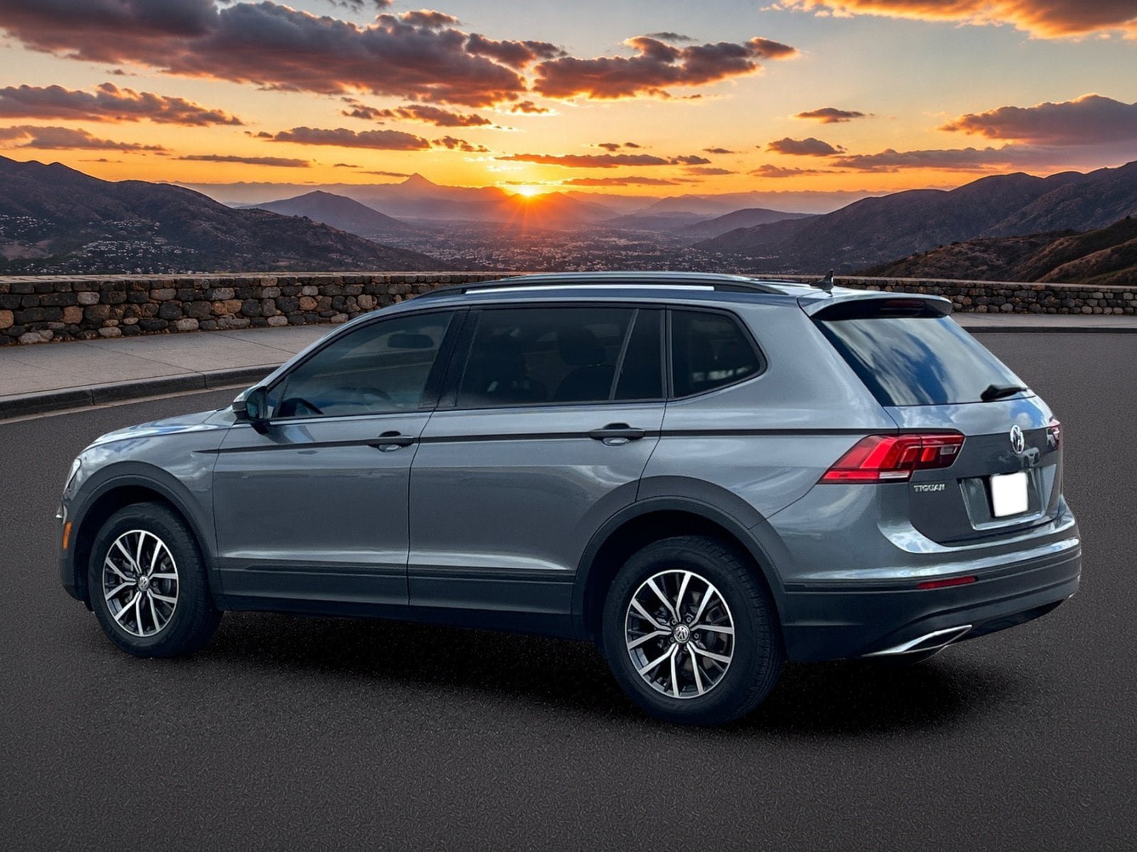 Used 2021 Volkswagen Tiguan S FWD image 4