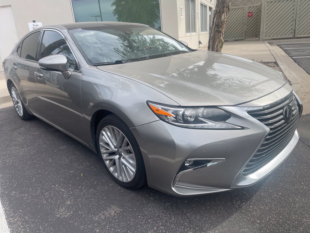 Used 2018 Lexus ES 350 w/ Luxury Package w/Wood Trim FWD image 3