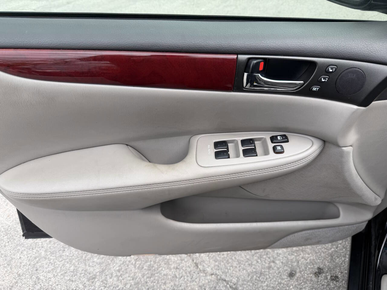 Used 2003 Lexus ES 330 FWD image 32