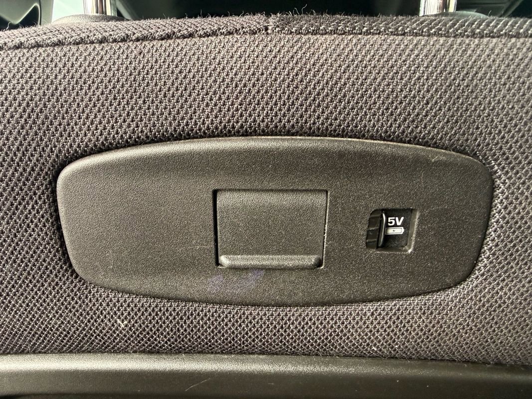 Used 2020 Land Rover Defender 110 X image 28