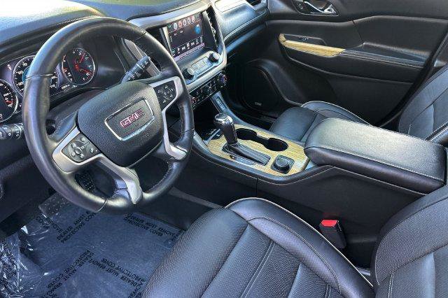 Used 2018 GMC Acadia Denali w/ Technology Package FWD image 10