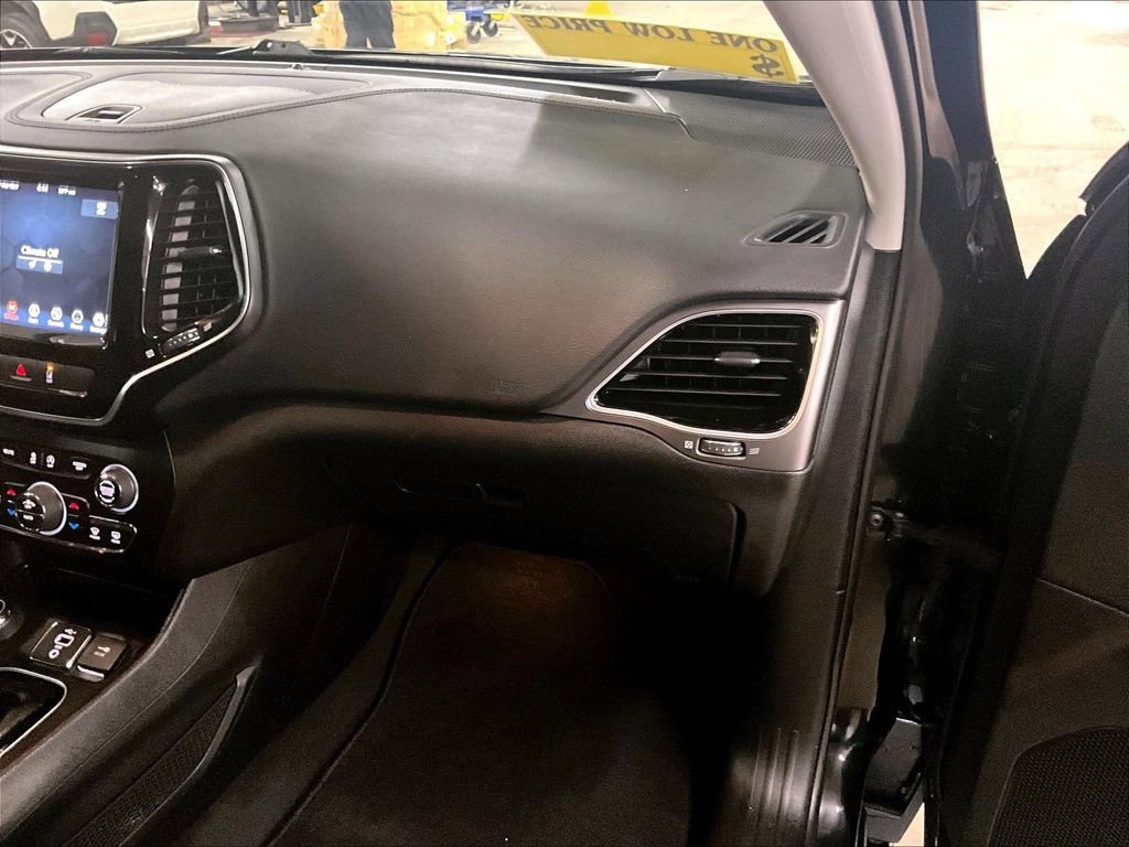 Used 2021 Jeep Cherokee Limited image 13