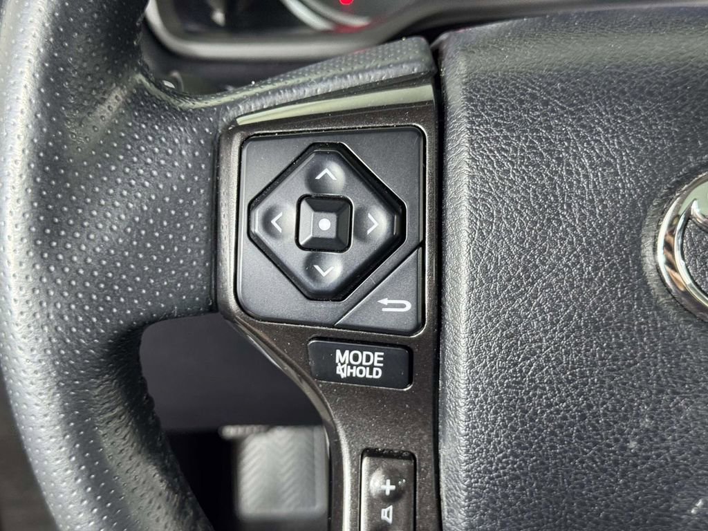 Used 2018 Toyota 4Runner TRD Off-Road Premium AWD/4WD image 22