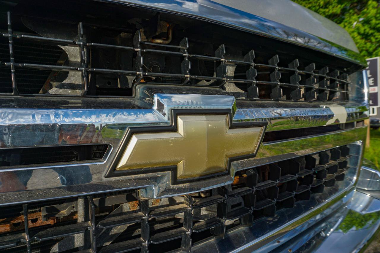 Used 2010 Chevrolet Silverado 2500 LT w/ Interior Plus Package AWD/4WD image 10
