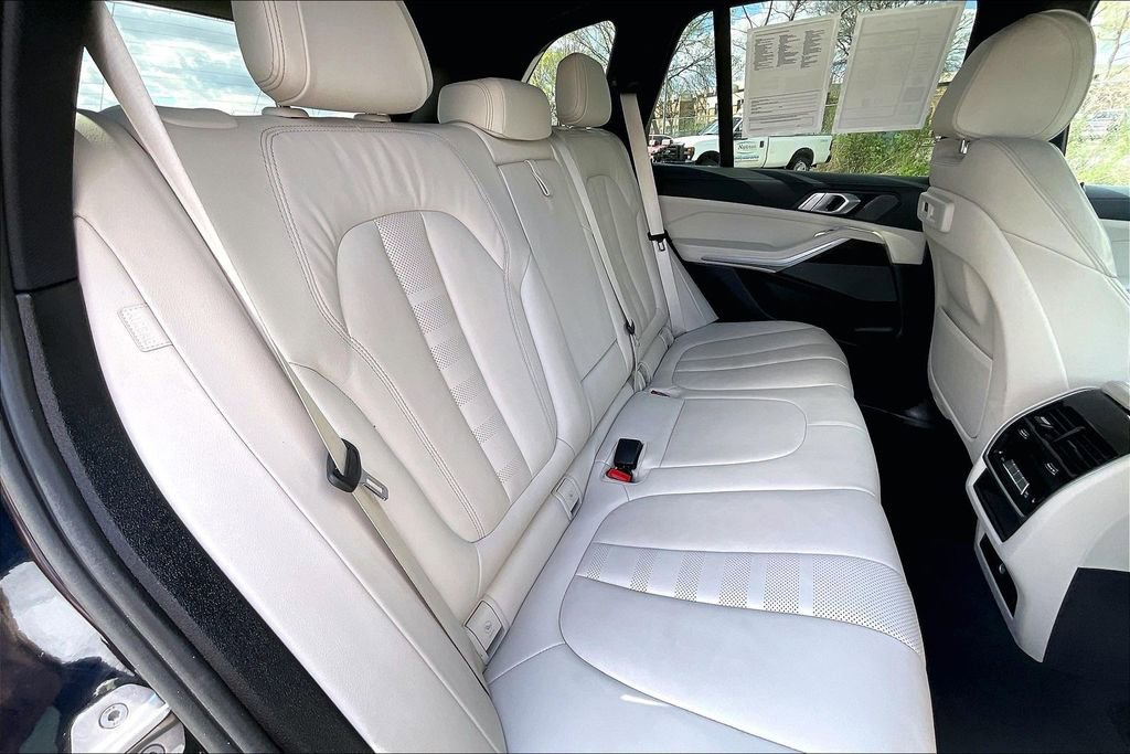 Used 2021 BMW X5 xDrive40i w/ M Sport Package AWD/4WD image 27